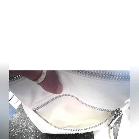 NEW! MADDEN NYC - FANNY PACK CROSSBODY BAG -- BRIGHT WHITE - Picture 7 of 7